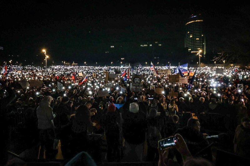 ❕⚡️🇺🇸💥🇪🇺💥💥 „Majdan“ začal na Slovensku proti politice Fica a jeho vl...