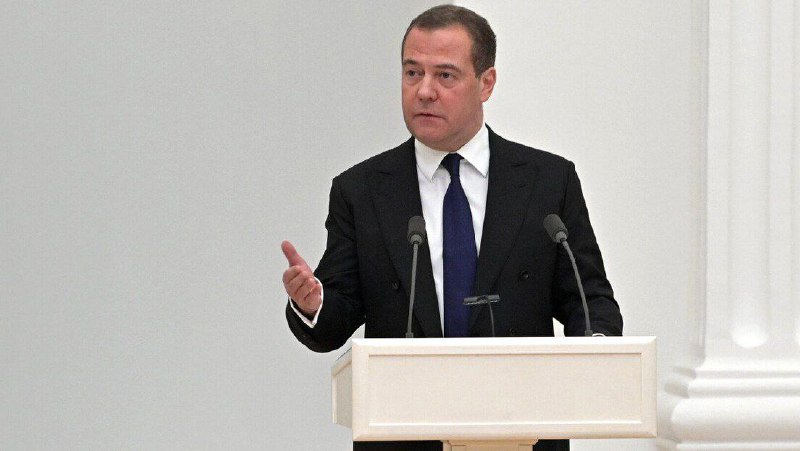🇷🇺🇨🇭Medveděv na summitu ve Švýcarsku: Ovce blaženě bečí po celém světěMedvedě...