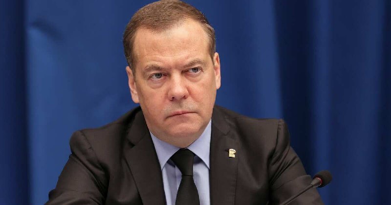 Medveděv o Zelenského rozhovoru: Bytost bez autority porušila pravidla standardní politické kor...
