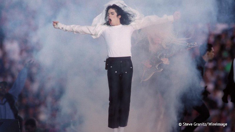 🇺🇸 Michael Jackson se dostal na první místo žebříčku Forbes nejlépe vydělávajících ...
