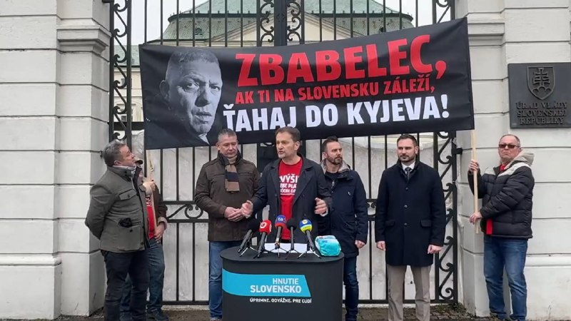 Milí priaznivci,to, že skupina ľudí, ktorí ušli z psychiatrickej liečebne verejne prezentuje ...