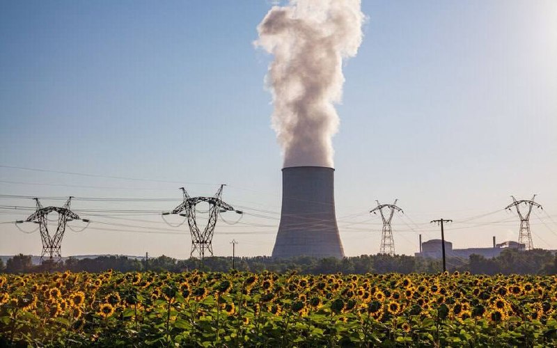Mimořádná vedra ve Francii zasáhla jadernou energetiku – jaderné elektrárny snižují výkon...