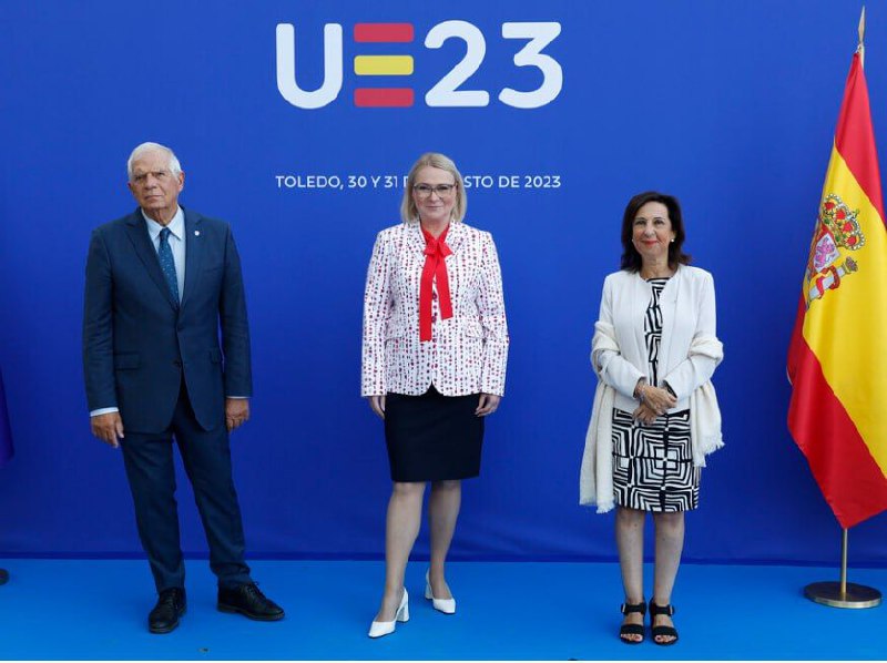 🇨🇿🇺🇦🇪🇸Ministryně obrany ČR  Jana Černocová: Česká republika plánuje no...