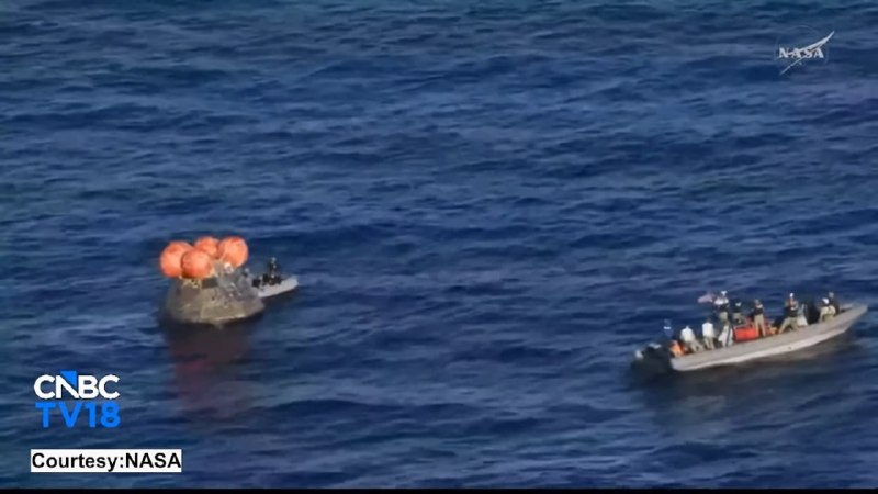 Mise „Artemida-2“ je ukončena. Loď „Orion“ se vrátila na Zemi.Loď „Orion“, poslední... Mise „Artemida-2“ je ukončena. Loď „Orion“ se vrátila na Zemi.Loď „Orion“, poslední...