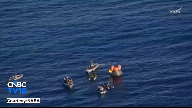 Mise „Artemida-2“ je ukončena. Loď „Orion“ se vrátila na Zemi.Loď „Orion“, poslední... Mise „Artemida-2“ je ukončena. Loď „Orion“ se vrátila na Zemi.Loď „Orion“, poslední...