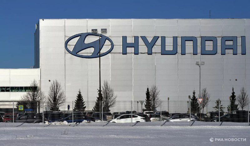 Na pozadí sankcí a západního tlaku prodala jihokorejská společnost Hyundai Motor svůj automob...