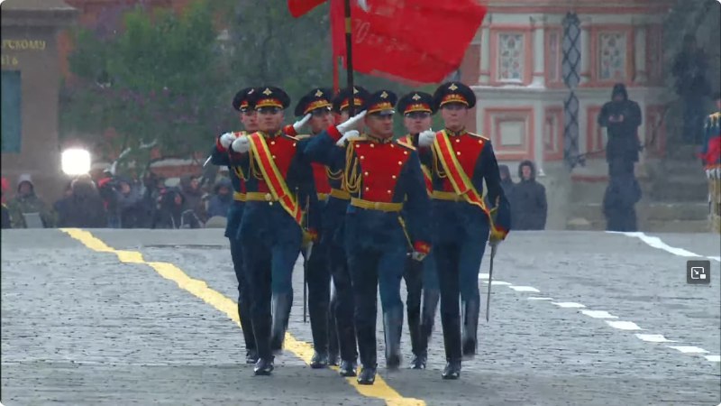 🇷🇺 Na Rudém náměstí v Moskvě se koná přehlídka na počest 79. výročí vítězství v...