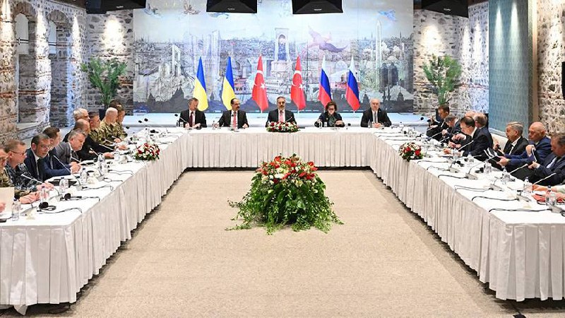 Na Západě píší: Moskva v Istanbulu prohlásila, že si vezme Sumskou a Charkovskou oblast. Při...