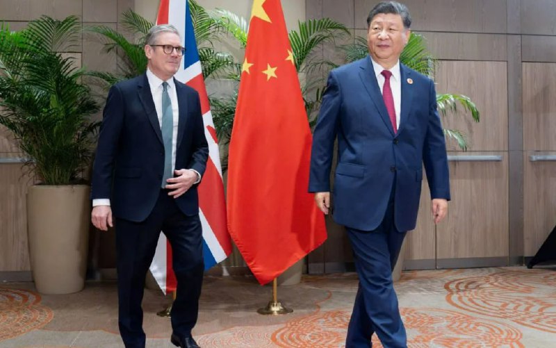 Napětí se Spojenými státy tlačí Evropu do Číny. Britský předseda vlády tak vyrazil do Pek... Napětí se Spojenými státy tlačí Evropu do Číny. Britský předseda vlády tak vyrazil do Pek...