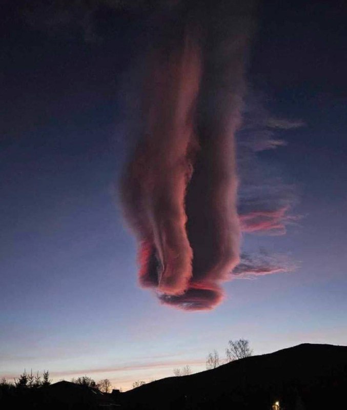 🇵🇱🇺🇸NÁRŮST ATMOSFÉRICKÝCH ANOMÁLIÍ – 29.•12• 2023Včera v noci se v polské ...