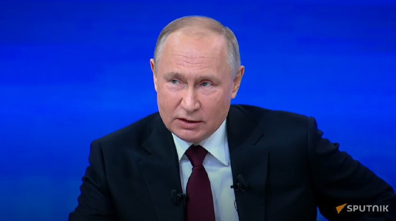 Navázání národní měny na dolar je podle Putina plné vážných socioekonomických problémů....