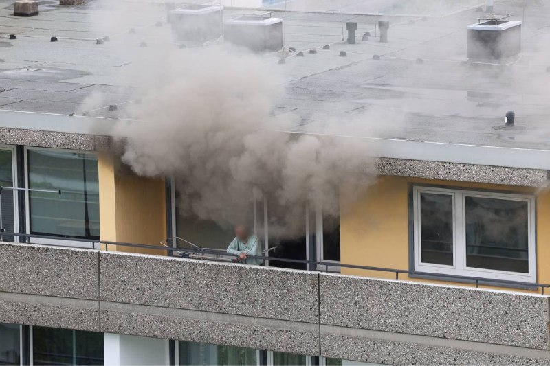 🇩🇪Nedaleko německého Düsseldorfu došlo k výbuchu ve vysokopodlažní budově.Místní mé...