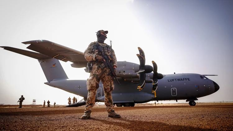 🇳🇪🇩🇪 Německá vojska opustí NigerNěmečtí vojáci opouštějí Niger. 30. srpna nige...