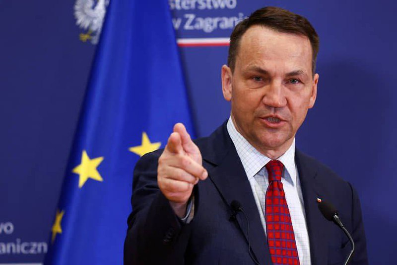 „Neměl bys tu být“: Sikorski hystericky mluvil před ruskými zástupci na Ministerské radě ...