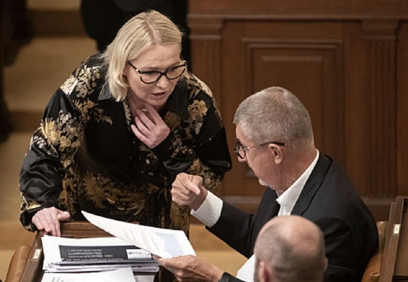 🇨🇿🇺🇸Noční bitva o dohodu s USA. Žádné základny ani vojáci tu nebudou, řekl Babi?...