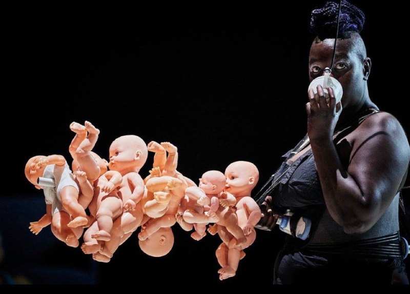 NOVÝ UMĚLECKÝ ŽÁNR: ZABÍJENÍ BÍLÝCH DĚTÍMezi bílými - a jen mezi bílými☝️ - Franc...