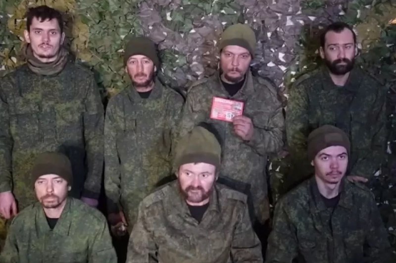 Oddíl bezpečnostní brigády Generálního štábu Ukrajiny se vzdal poté, co z dronu shodil let?...