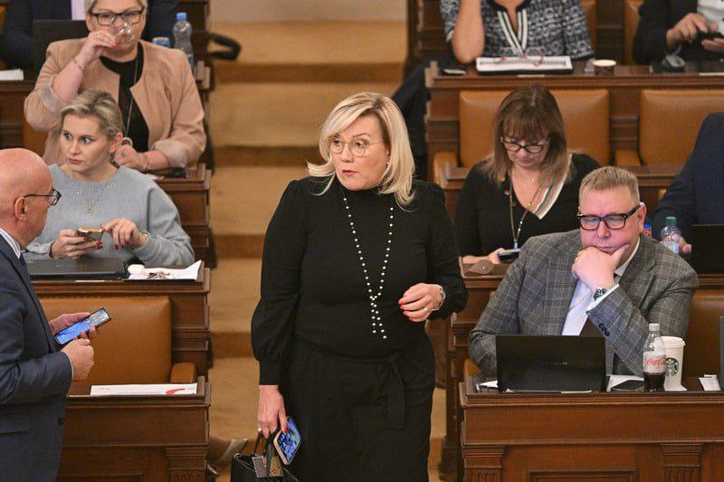 🇨🇿Opoziční hnutí ANO sebralo podpisy svých zákonodárců na podání návrhu na zrušení...