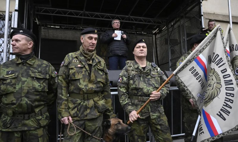 PART: 1Ministerstvo obrany chystá bič na samozvané „domobrance“, kteří zneužívají armád...