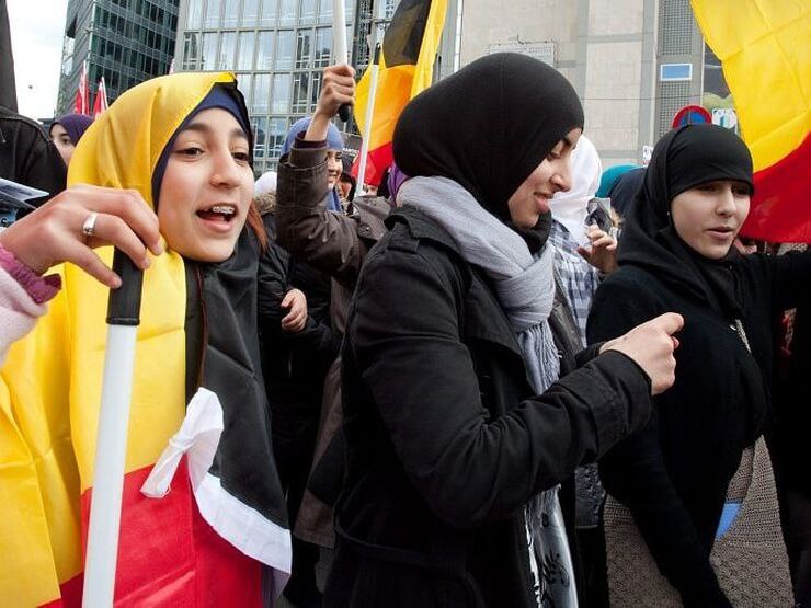 🇧🇪 Podle nedávných statistik má 72,9 % dětí a teenagerů v belgickém hlavním městě Br...