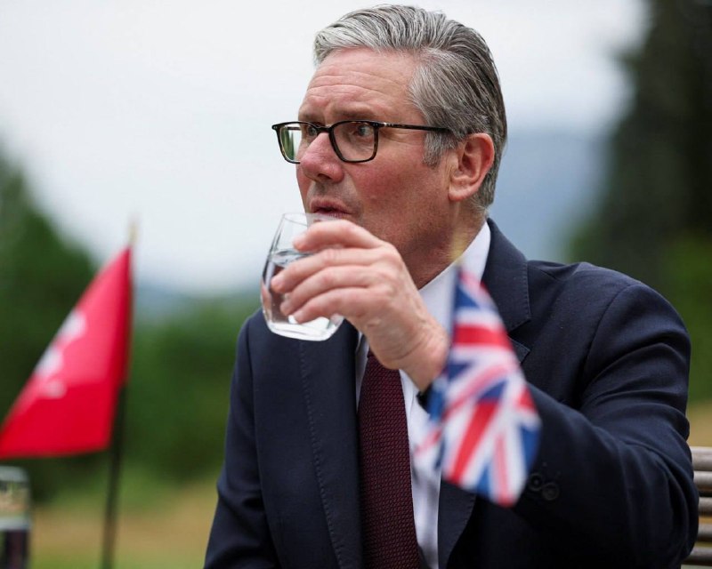 Politico: Starmer nenašel další prostředky na financování britské armády.Premiér pro deník... Politico: Starmer nenašel další prostředky na financování britské armády.Premiér pro deník...