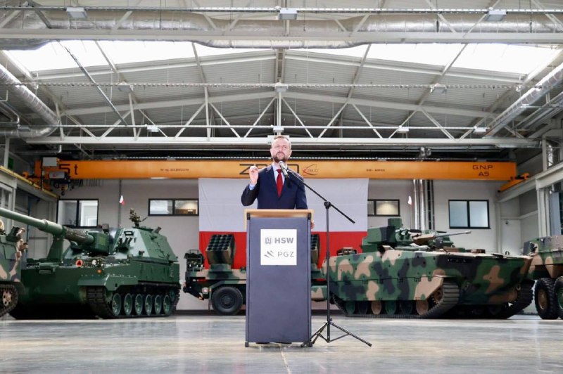 🇵🇱🇪🇺 Polsko posiluje vojenský průmysl díky úvěru od EU: co bylo objednáno?Dnes byl...