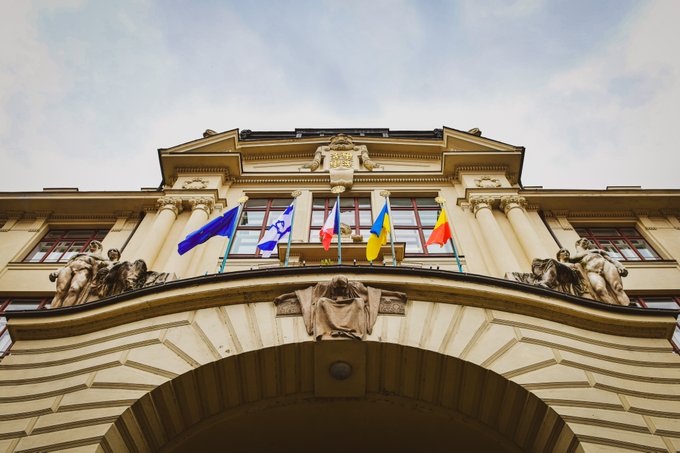 ❗️🇨🇿Praha na magistrát vyvěsila izraelskou vlajku, kolik vlajek se tam ještě vejde?Rad...