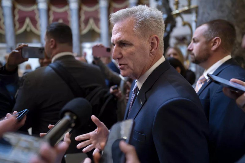 🇺🇸 Předseda americké Sněmovny reprezentantů Kevin McCarthy (R-CA) odložil hlasování o d...