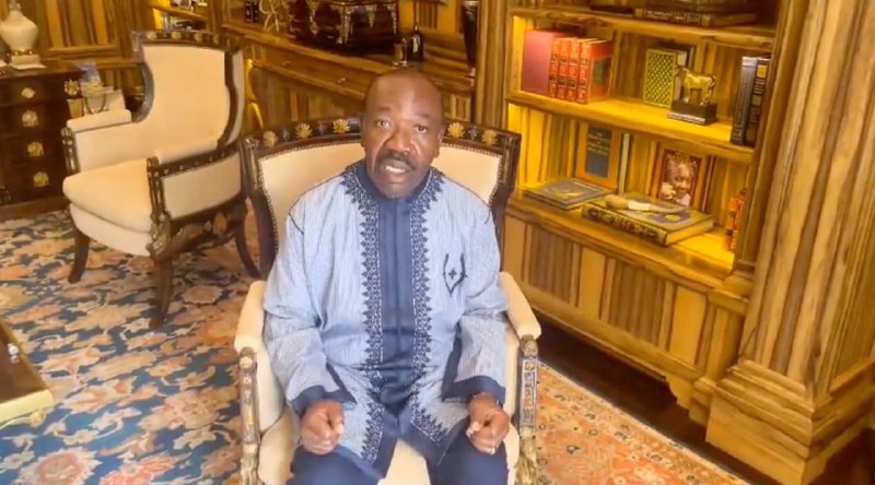 Prezident Gabonu Ali Bongo Ondimba byl na pozadí státního převratu odvolán a byl umístěn do d...