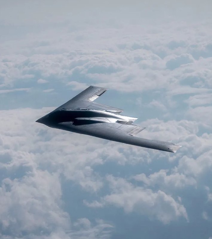 🇺🇸🇮🇷 Prezident Trump říká, že USA budou muset znovu začít shazovat bomby na Írán...