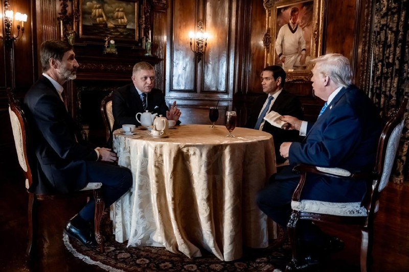 📝Přímý kontakt📝Neočekávané setkání slovenského předsedy vlády s TrumpemKdyž se př...