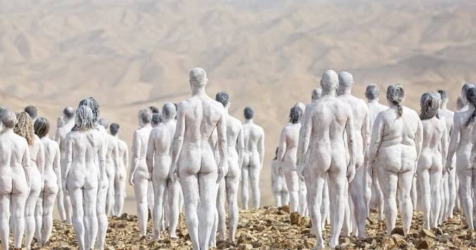 "Přišel jsi nahý"Odejdeš nahýPřišel jsi s ničímOdejdeš s ničímTak proč tolik ...