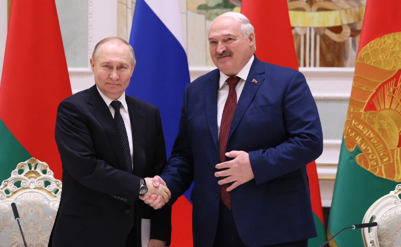: 🇷🇺🇧🇾 Ruský prezident Putin podepisuje zákon, který uděluje Bělorusům žijícím ...