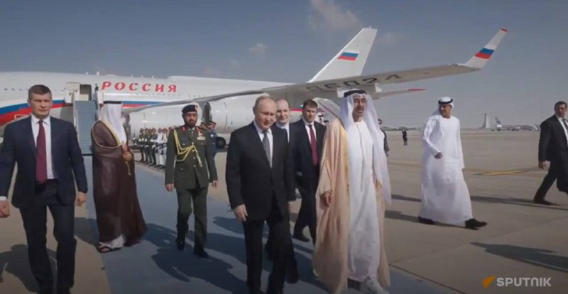 🇷🇺🇦🇪 Ruský prezident Vladimir Putin přicestoval do hlavního města Spojených arabsk?...