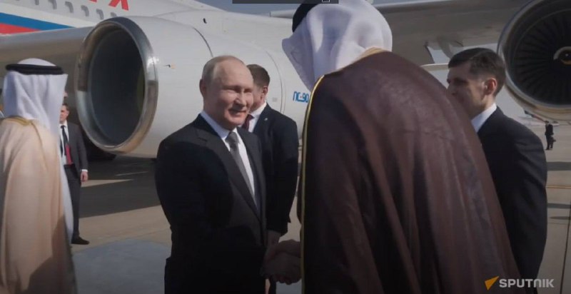🇷🇺🇦🇪 Ruský prezident Vladimir Putin přicestoval do hlavního města Spojených arabsk?...