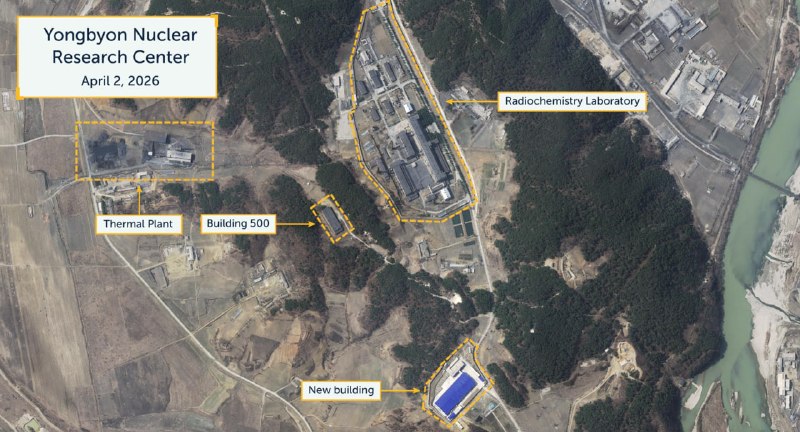 Satelitní snímky potvrzují, že v jaderném výzkumném centru v Yongbyonu (Severní Korea) bylo ...