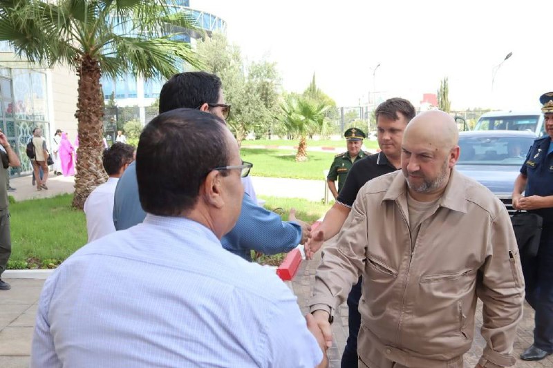 Sergej Surovikin je v Alžírsku, uvedl Kommersant s odkazem na zdroj blízký vojenskému vůdci.Fo...