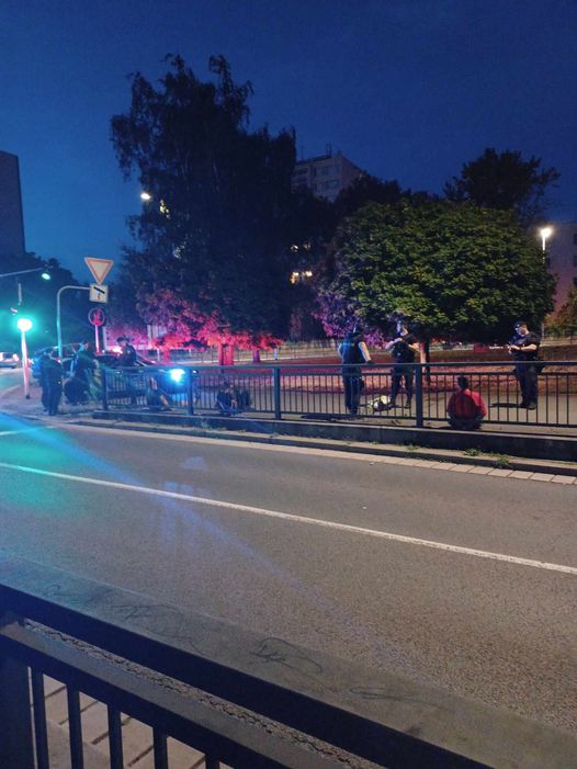 🇺🇦🇨🇿 Skupina Ukrajinců právě byla zadržena PČR poté, co zaútočila na skupinu Če...