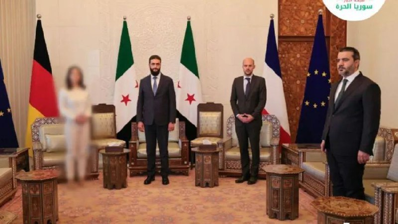 .Slečna ,,360",,Syrští islamisté cenzurují fotografie Baerbock" - BILD----------To by...