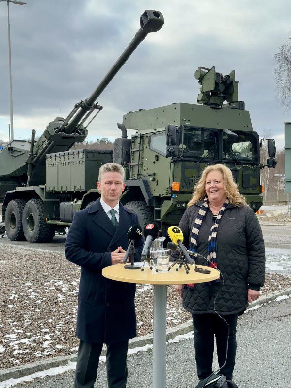 Švédsko objednává 18 nových samohybných houfnic Archer od BAE Systems jako součást největš...