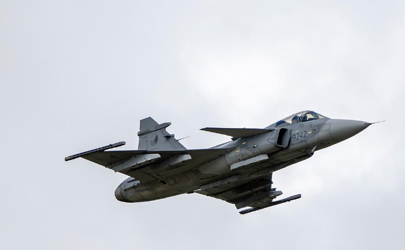 🔥 Švédsko odložilo dodávku stíhaček Gripen na Ukrajinu. Uvedl to ministr obrany skandinávs...