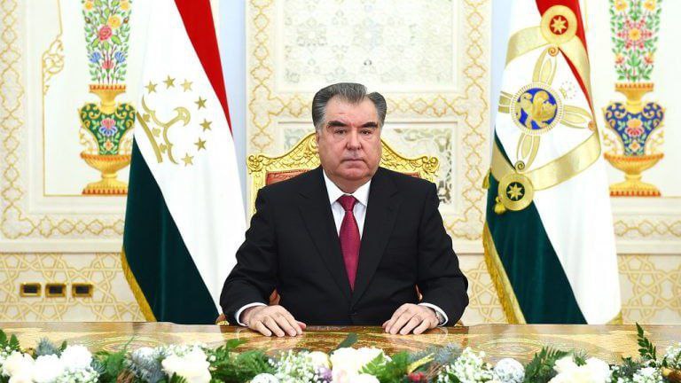 🐦‍⬛️🇹🇯Tádžikistán, země s většinou muslimů, zakázal nošení hidžábu a veř...