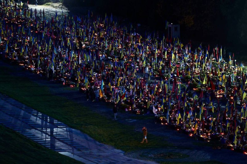 🇺🇦 Takhle vypadá hřbitov ve Lvově...🔴 @DDGeopolitika