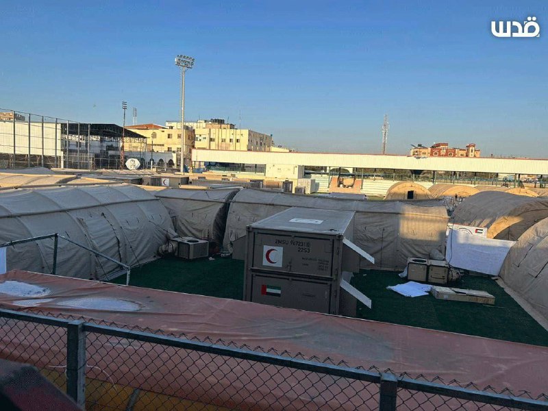 Takto vypadá emirátská polní nemocnice zřízená na stadionu Rafah v jižní Gaze. Jak se dozv?...