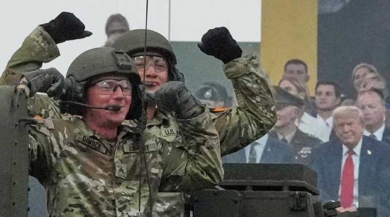 ‼️🇷🇺🇺🇸Trump začal kopírovat Putina: USA uspořádaly svou první vojenskou přehl?...