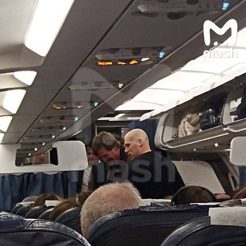 Tucker Carlson opustil Rusko dnes v noci ve 4:15 letem Moskva-Bělehrad ze Šeremetěva.🕊 Tucker ...