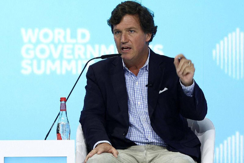 Tucker Carlson řekl, že Spojené státy jsou fašistickým státem, a připomněl Bidenovo povolen...