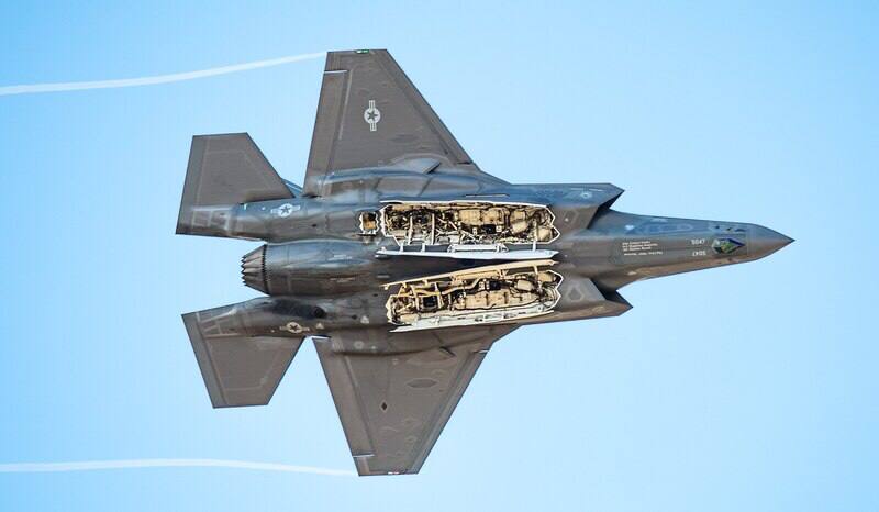 Turecký ministr obrany k letounu F-35 uvedl, že si nezaslouží humbuk, který se kolem něj vytvo...