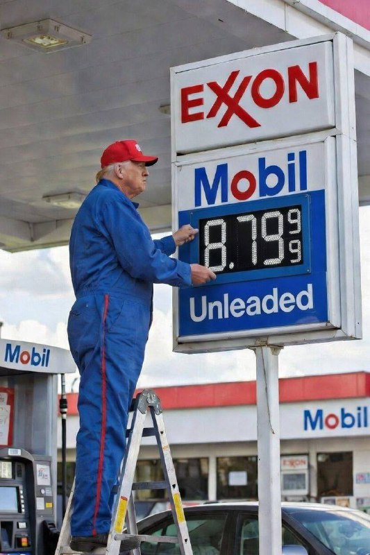 Typický obrázek na amerických sociálních sítích: 8,79 dolarů za galon - to je dvakrát více... Typický obrázek na amerických sociálních sítích: 8,79 dolarů za galon - to je dvakrát více...