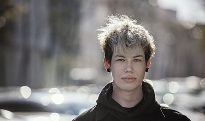 🇨🇿🏳️‍🌈Udělal jsem obrovskou chybu. Jsem kluk, který se nechal předělat na holku....